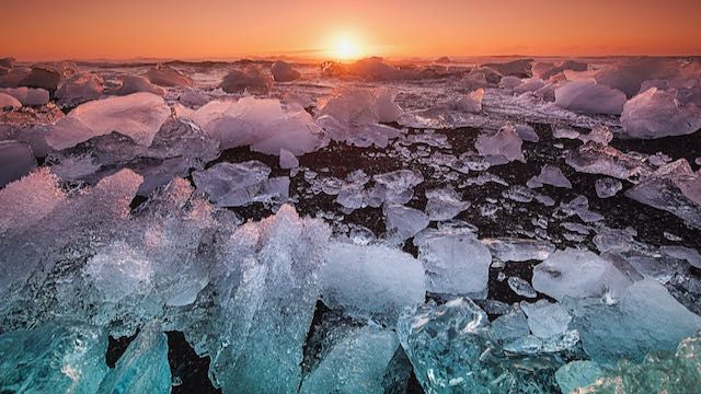 ScienceBrief Review: Arctic warming amplifies climate change and its impacts